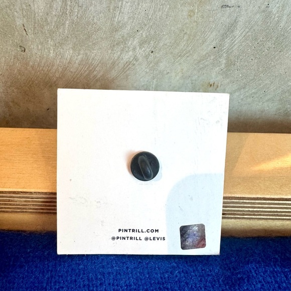 NEW Pintrill x Levi’s “Lover” Heart Enamel Pin – Limited Edition Collab - Picture 2 of 3